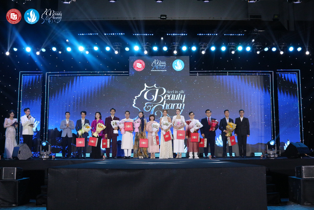 Nữ sinh 7.5 IELTS xuất sắc đăng quang Hoa kh&ocirc;i Duy&ecirc;n d&aacute;ng Ngoại thương 2025- Ảnh 3.