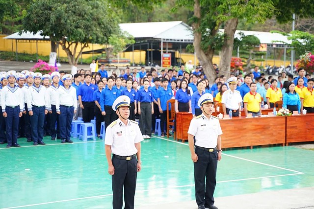 Xu&acirc;n Chiến sĩ 2026: Thắm t&igrave;nh qu&acirc;n d&acirc;n, rạng ngời sức trẻ th&agrave;nh phố- Ảnh 2.