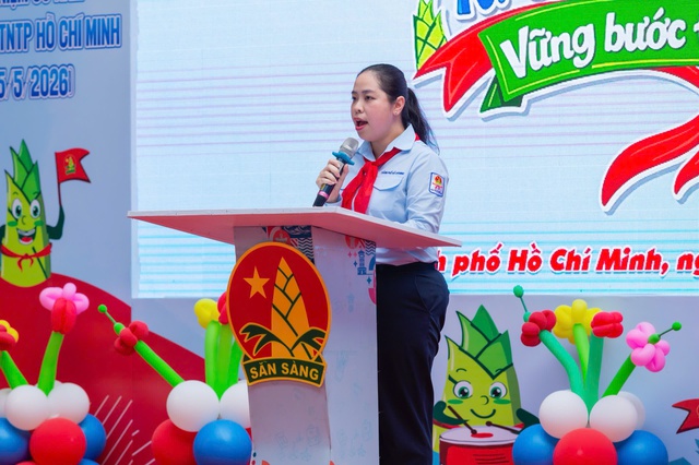 Chị Trịnh Thị Hiền Tr&acirc;n (Ph&oacute; b&iacute; thư Th&agrave;nh Đo&agrave;n, Chủ tịch Hội đồng Đội TP.HCM) ph&aacute;t động đợt hoạt động kỷ niệm 85 năm Ng&agrave;y th&agrave;nh lập Đội TNTP Hồ Ch&iacute; Minh.