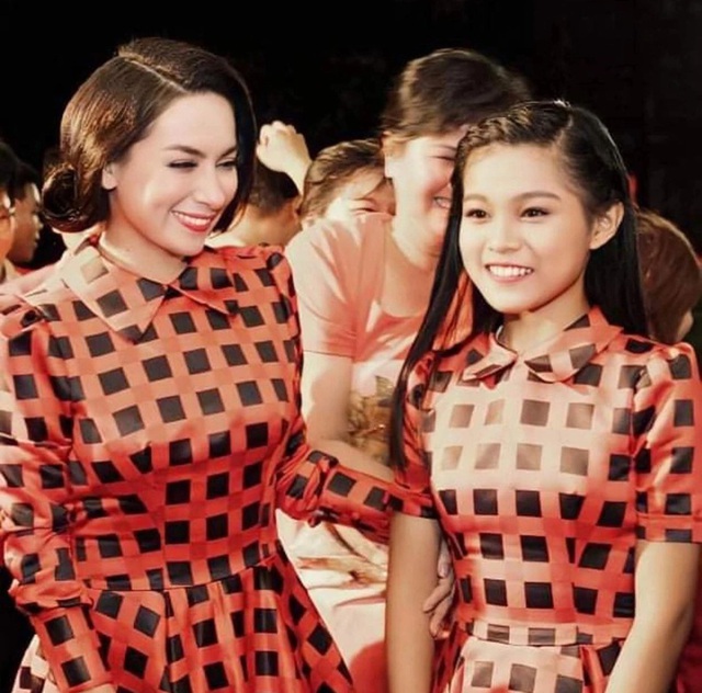 Con nu&ocirc;i Phi Nhung 24 tuổi lấy chồng, n&oacute;i phản ứng của mẹ nu&ocirc;i- Ảnh 2.