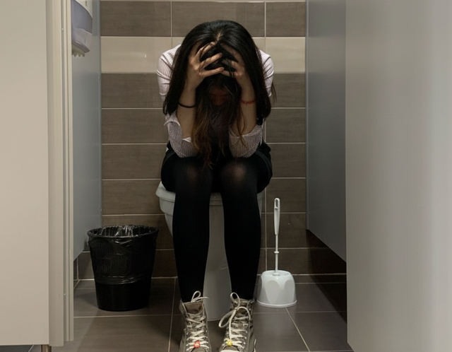 Người phụ nữ buộc phải CẮT BỎ cơ quan sinh dục, hối hận v&igrave; tự xử l&yacute; 1 kh&oacute; chịu phổ biến ở v&ugrave;ng k&iacute;n- Ảnh 2.