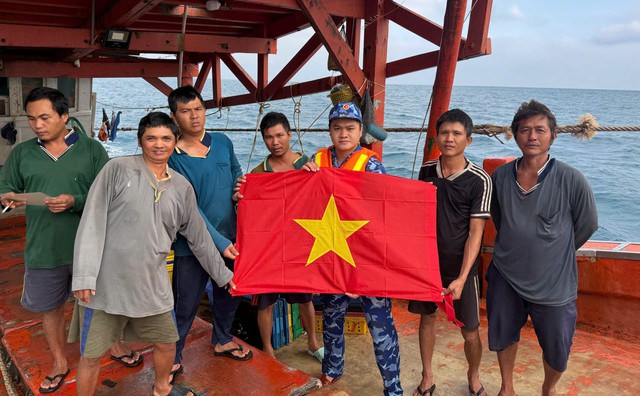 Giữ vững b&igrave;nh y&ecirc;n biển đảo T&acirc;y Nam của Tổ quốc- Ảnh 5.