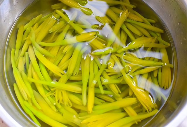 5 loại rau mà bác sĩ không bao giờ đụng đến, nhưng bạn có thể đang ăn mỗi ngày!- Ảnh 5. 5 loại rau mà bác sĩ không bao giờ đụng đến, nhưng bạn có thể đang ăn mỗi ngày!- Ảnh 5.