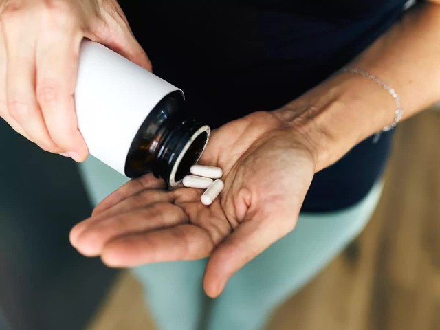 Người dùng vitamin D được cảnh báo "dừng ngay": Uống càng nhiều càng tốt có thể là một sai lầm nguy hiểm- Ảnh 1. Người dùng vitamin D được cảnh báo "dừng ngay": Uống càng nhiều càng tốt có thể là một sai lầm nguy hiểm- Ảnh 1.