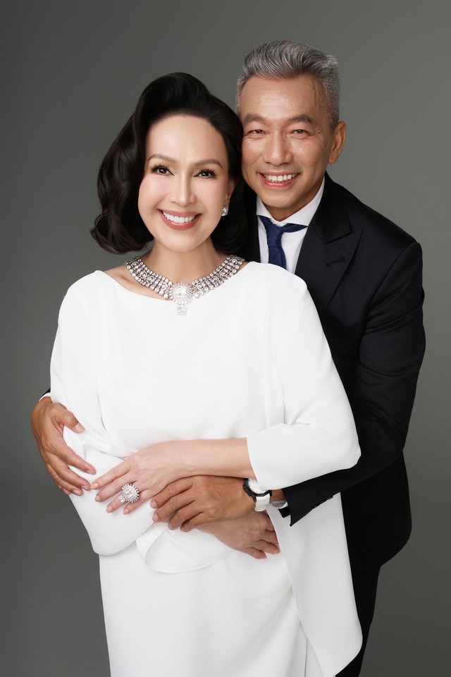 Mỹ nhân được đại gia yêu say đắm suốt 32 năm, tặng biệt thự hoành tráng, nhẫn kim cương- Ảnh 5. Mỹ nhân được đại gia yêu say đắm suốt 32 năm, tặng biệt thự hoành tráng, nhẫn kim cương- Ảnh 5.