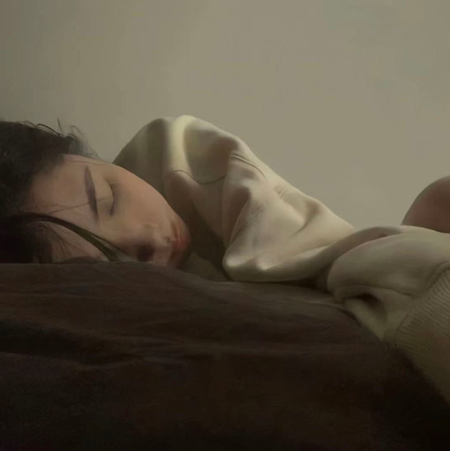 4 th&oacute;i quen &acirc;m thầm &ldquo;b&agrave;o m&ograve;n&rdquo; buồng trứng, c&ograve;n l&agrave;m rối loạn nhịp nội tiết, nhiều chị em ng&agrave;y n&agrave;o cũng l&agrave;m- Ảnh 1.