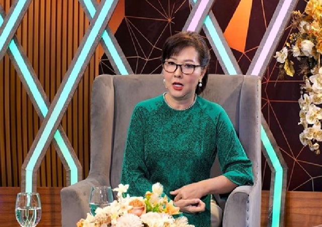 Nữ nghệ sĩ bỏ nghề theo bạn trai: "T&ocirc;i phải đi b&aacute;n b&aacute;nh cuốn lề đường kiếm sống"- Ảnh 1.