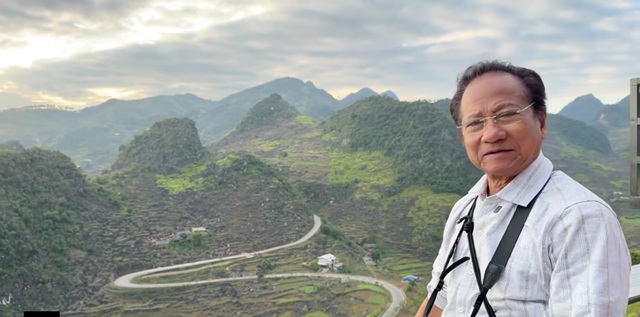 Chế Linh U90 đi tới điểm đầu đất nước: "Quá tuyệt vời, quê hương tôi!"- Ảnh 2. Chế Linh U90 đi tới điểm đầu đất nước: "Quá tuyệt vời, quê hương tôi!"- Ảnh 2.