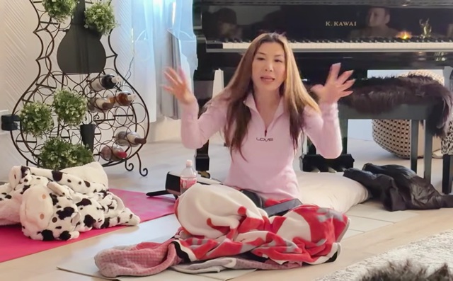 Vợ cũ Bằng Kiều tụ họp với các nghệ sĩ lúc sáng sớm để làm một việc- Ảnh 2. Vợ cũ Bằng Kiều tụ họp với các nghệ sĩ lúc sáng sớm để làm một việc- Ảnh 2.