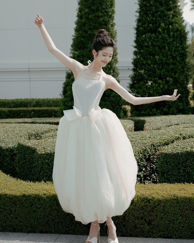 C&ocirc; d&acirc;u h&agrave;o m&ocirc;n Phương Nhi g&acirc;y ch&uacute; &yacute; khi chọn đầm cưới thương hiệu Việt cho bộ cưới ảnh cưới b&ecirc;n ch&uacute; rể Minh Ho&agrave;ng- Ảnh 9.