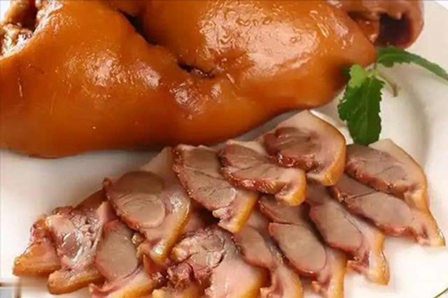 Phần thịt lợn n&agrave;y gi&agrave;u sắt, cung cấp collagen tự nhi&ecirc;n: Ăn đ&uacute;ng c&aacute;ch c&oacute; thể mang lại 3 lợi &iacute;ch lớn cho sức khỏe- Ảnh 1.