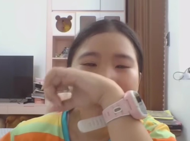 Nam nghệ sĩ nhập viện n&oacute;i với con g&aacute;i: "Đừng kh&oacute;c nữa! Ba vẫn sống, sẽ c&ograve;n sống với con đến gi&agrave;"- Ảnh 2.