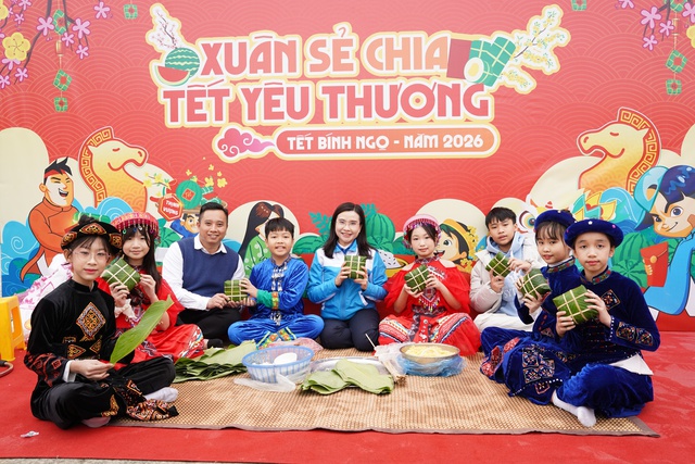 Chương tr&igrave;nh &ldquo;Xu&acirc;n sẻ chia - Tết y&ecirc;u thương&rdquo;, Ng&agrave;y hội &ldquo;Thiếu nhi Việt Nam - Học tập tốt, r&egrave;n luyện chăm&rdquo; tại tỉnh Tuy&ecirc;n Quang- Ảnh 1.