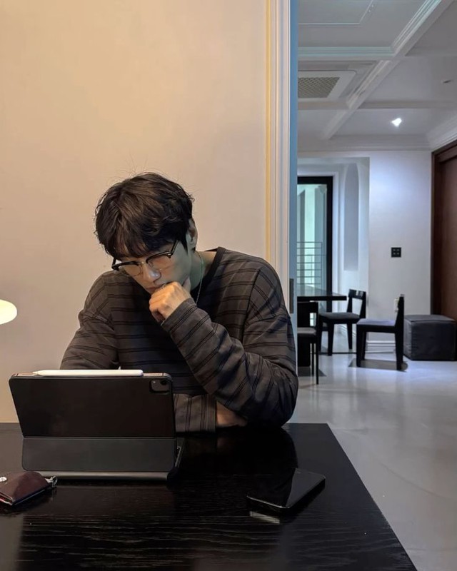 Bị đuổi việc, d&ugrave;ng AI gửi CV 800 LẦN trong 1 th&aacute;ng v&agrave; c&aacute;i kết ngo&agrave;i mong đợi- Ảnh 2.