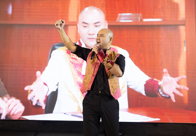 Chủ nh&acirc;n hit 2 tỷ view tặng v&ograve;ng kim cương cho &aacute; hậu, c&ocirc;ng khai ngỏ lời: "L&agrave;m vợ anh nh&eacute;!"- Ảnh 5.
