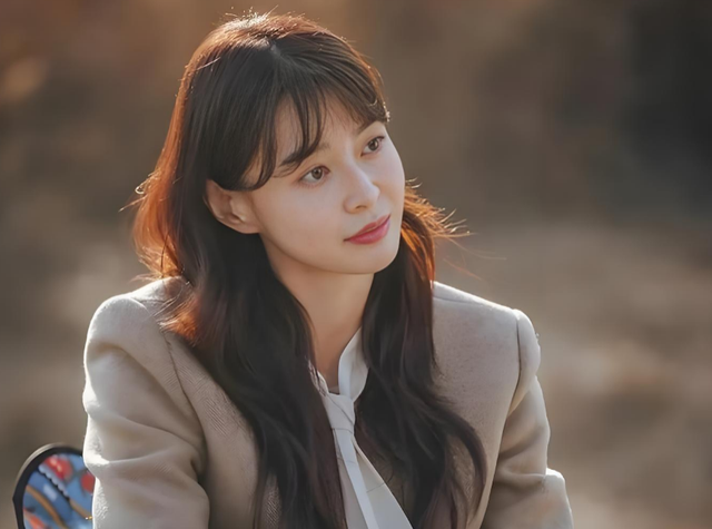 V&ocirc; tư mở hộp b&aacute;nh 2 triệu để ăn thử, em chồng khiến t&ocirc;i rơi v&agrave;o t&igrave;nh cảnh kh&oacute; mở miệng- Ảnh 1.