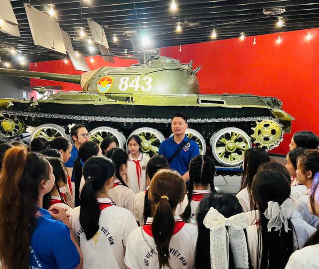 ThS. Lưu Ho&agrave;ng Trường &ndash; Người giữ nhịp tuổi trẻ Học viện M&uacute;a Việt Nam trong h&agrave;nh tr&igrave;nh hội nhập- Ảnh 4.