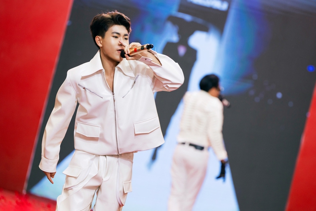 "Người mẫu triển vọng của năm" 2025 trổ tài hát rap tại sân khấu Gala Chào Xuân 2026- Ảnh 1. "Người mẫu triển vọng của năm" 2025 trổ tài hát rap tại sân khấu Gala Chào Xuân 2026- Ảnh 1.
