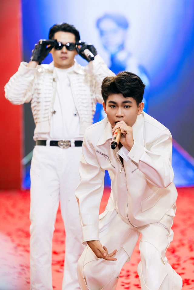 "Người mẫu triển vọng của năm" 2025 trổ tài hát rap tại sân khấu Gala Chào Xuân 2026- Ảnh 4. "Người mẫu triển vọng của năm" 2025 trổ tài hát rap tại sân khấu Gala Chào Xuân 2026- Ảnh 4.