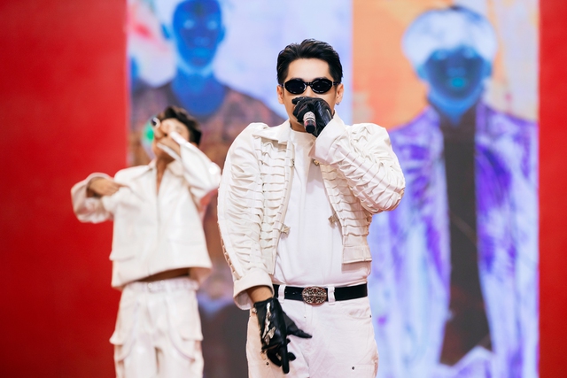 "Người mẫu triển vọng của năm" 2025 trổ tài hát rap tại sân khấu Gala Chào Xuân 2026- Ảnh 2. "Người mẫu triển vọng của năm" 2025 trổ tài hát rap tại sân khấu Gala Chào Xuân 2026- Ảnh 2.