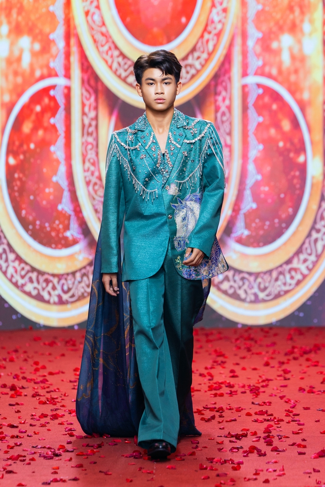 "Người mẫu triển vọng của năm" 2025 trổ tài hát rap tại sân khấu Gala Chào Xuân 2026- Ảnh 7. "Người mẫu triển vọng của năm" 2025 trổ tài hát rap tại sân khấu Gala Chào Xuân 2026- Ảnh 7.