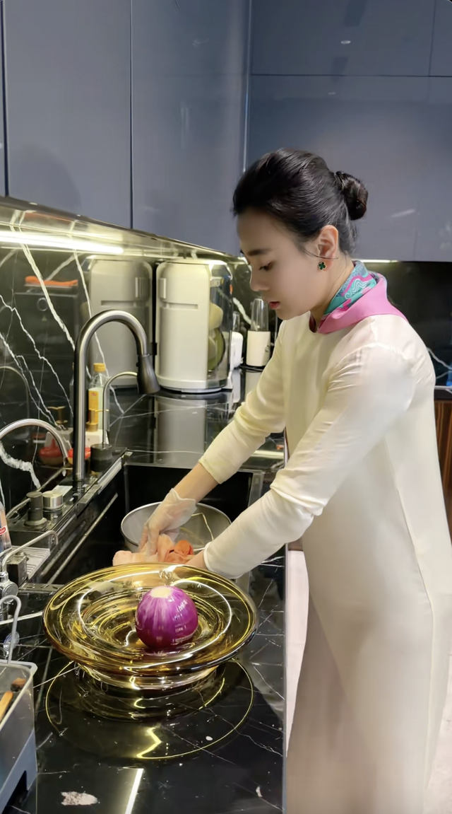 Phương Oanh trở lại- Ảnh 1. Phương Oanh trở lại- Ảnh 1.