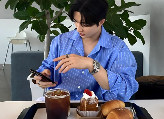 Bất kể nam hay nữ, ăn c&agrave;ng nhiều 5 m&oacute;n n&agrave;y t&oacute;c c&agrave;ng rụng "lả tả", h&oacute;i l&uacute;c n&agrave;o chẳng hay!- Ảnh 4.