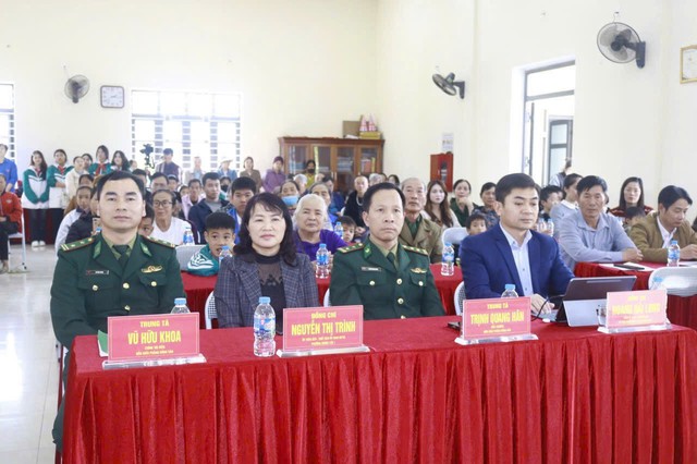 C&aacute;c đại biểu dự chương tr&igrave;nh.