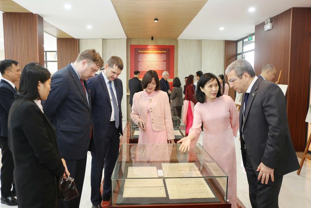 Ra mắt Không gian giới thiệu Di sản tư liệu thế giới của Việt Nam- Ảnh 3. Ra mắt Không gian giới thiệu Di sản tư liệu thế giới của Việt Nam- Ảnh 3.