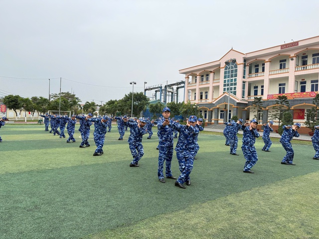 Tuổi trẻ Hải đo&agrave;n 11 Cảnh s&aacute;t biển ra qu&acirc;n hưởng ứng &ldquo;Ng&agrave;y Thanh ni&ecirc;n c&ugrave;ng h&agrave;nh động&rdquo;, ch&agrave;o mừng th&agrave;nh c&ocirc;ng Đại hội XIV của Đảng- Ảnh 4.