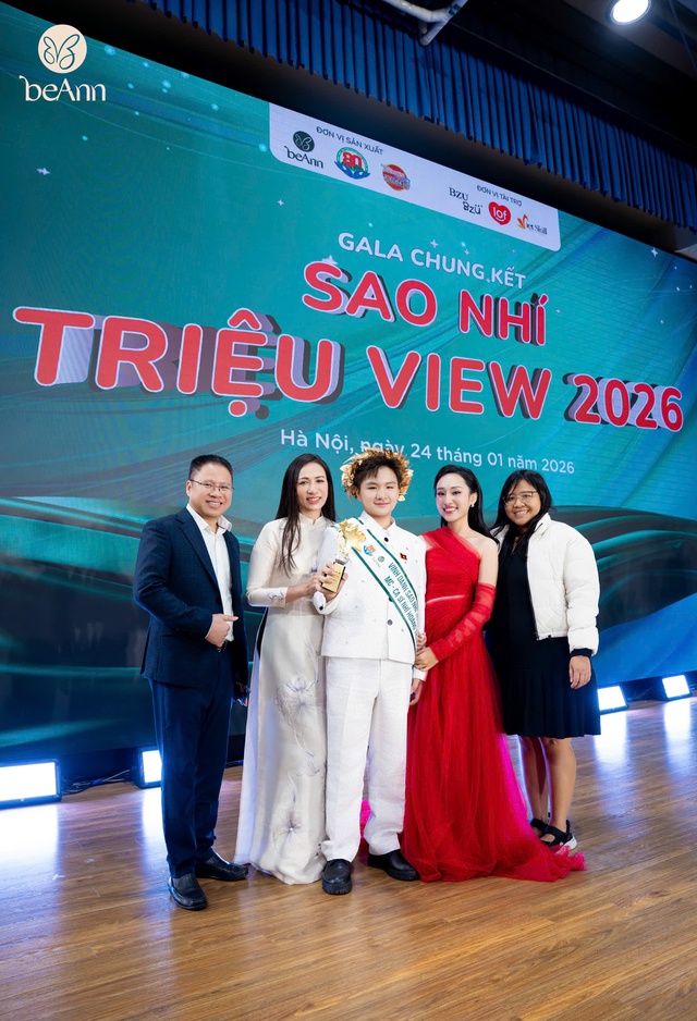 Nữ Đạo diễn trẻ Ho&agrave;ng Tr&uacute;c - Gương mặt ti&ecirc;u biểu tạo n&ecirc;n sự th&agrave;nh c&ocirc;ng của Chương tr&igrave;nh &ldquo;Sao Nh&iacute; Triệu Views 2026&rdquo; 
- Ảnh 8.