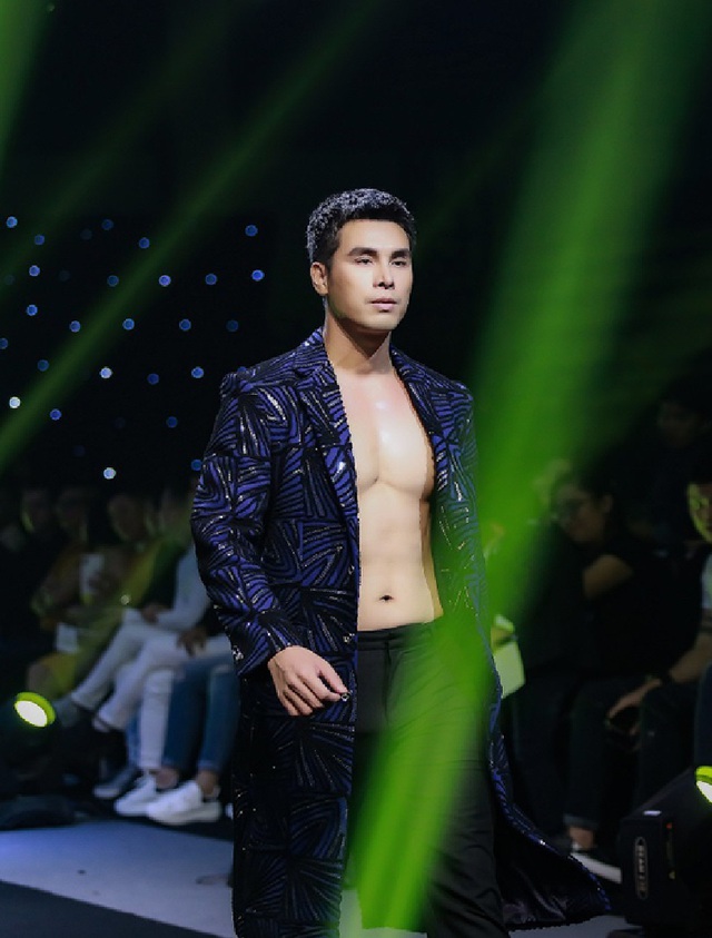 Một nam diễn vi&ecirc;n sang Mỹ l&agrave;m c&ocirc;ng nh&acirc;n, cuối năm than thở một điều- Ảnh 2.