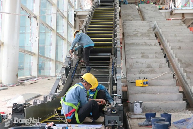 Si&ecirc;u dự &aacute;n 16 tỷ USD lớn nhất Việt Nam: 15.000 người "phủ k&iacute;n" đại c&ocirc;ng trường ng&agrave;y nghỉ lễ- Ảnh 1.