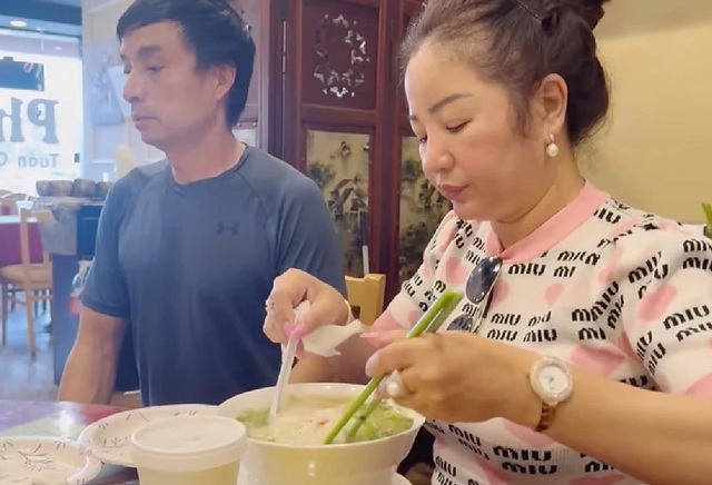 Bố ruột b&eacute; Xu&acirc;n Mai n&oacute;i l&yacute; do đ&oacute;ng cửa tiệm phở tại Mỹ- Ảnh 2.