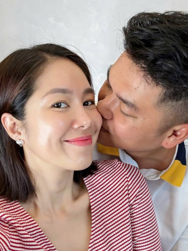 Lê Phương tuổi 40 da căng bóng khiến chồng không ngừng cưng nựng: Có 3 mẹo giữ collagen đáng học hỏi, chị em tuổi trung niên chống già đã thử chưa?- Ảnh 1. Lê Phương tuổi 40 da căng bóng khiến chồng không ngừng cưng nựng: Có 3 mẹo giữ collagen đáng học hỏi, chị em tuổi trung niên chống già đã thử chưa?- Ảnh 1.