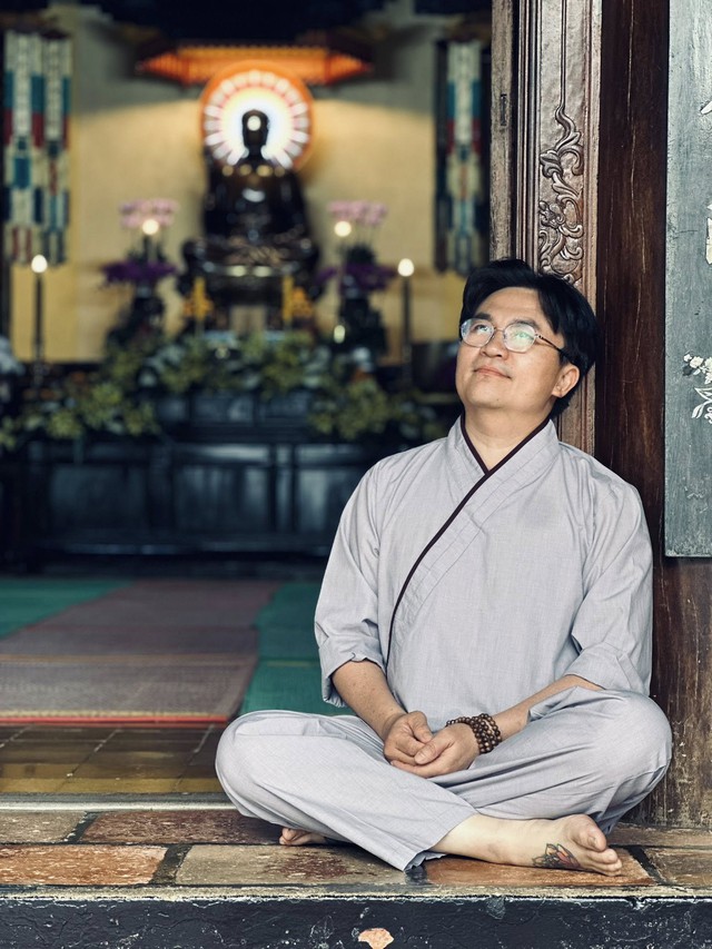 Nam nghệ sĩ một l&ograve;ng hướng Phật, kh&ocirc;ng cưới vợ, sống một m&igrave;nh trong biệt thự nguy nga ở TP.HCM- Ảnh 8.