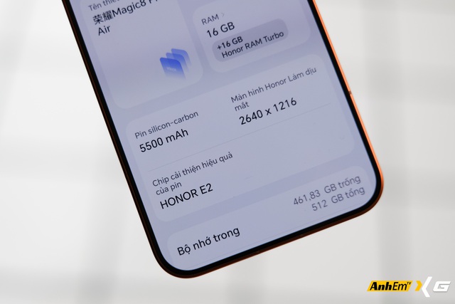 Tr&ecirc;n tay chiếc "Pro Air" từ Trung Quốc m&agrave; Apple v&agrave; Samsung phải ch&agrave;o thua: Nhẹ hơn iPhone Air v&agrave; Galaxy S25 Edge m&agrave; pin 5.500mAh, đủ 3 camera, gi&aacute; lại rẻ hơn- Ảnh 9.