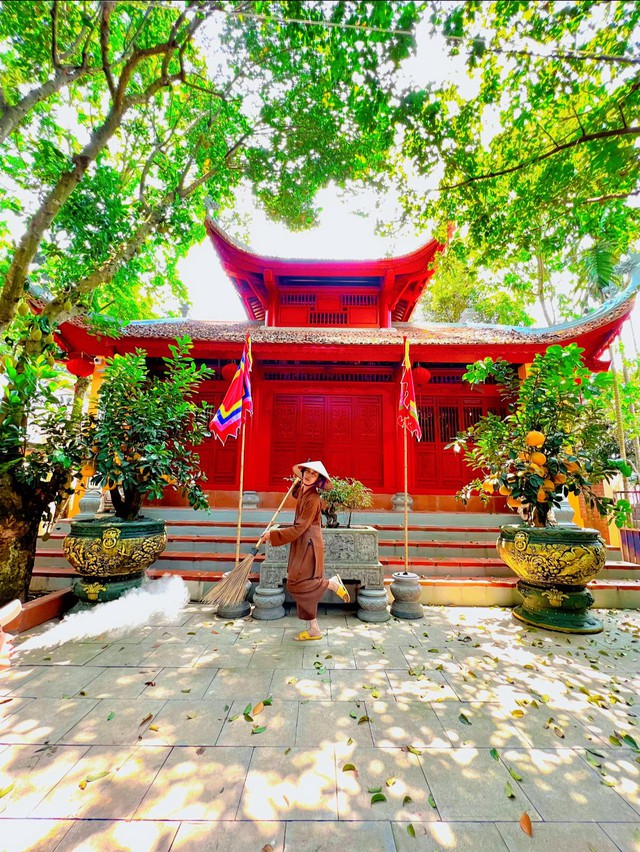 Nhan sắc vợ chân dài sinh 5 con cho nam nghệ sĩ đình đám sở hữu biệt phủ dát vàng ở Hà Nội- Ảnh 11. Nhan sắc vợ chân dài sinh 5 con cho nam nghệ sĩ đình đám sở hữu biệt phủ dát vàng ở Hà Nội- Ảnh 11.