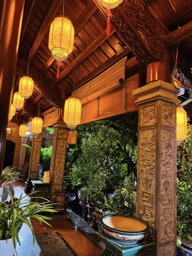 Nhan sắc vợ chân dài sinh 5 con cho nam nghệ sĩ đình đám sở hữu biệt phủ dát vàng ở Hà Nội- Ảnh 13. Nhan sắc vợ chân dài sinh 5 con cho nam nghệ sĩ đình đám sở hữu biệt phủ dát vàng ở Hà Nội- Ảnh 13.