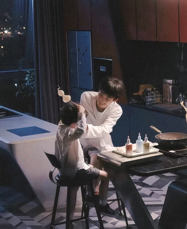 Đọc tin nhắn của 2 anh em c&oacute; bố mẹ ly h&ocirc;n: Khi người lớn mở sang trang mới, đ&ocirc;i khi l&agrave; l&uacute;c con trẻ kh&eacute;p lại 1 miền hạnh ph&uacute;c- Ảnh 5.