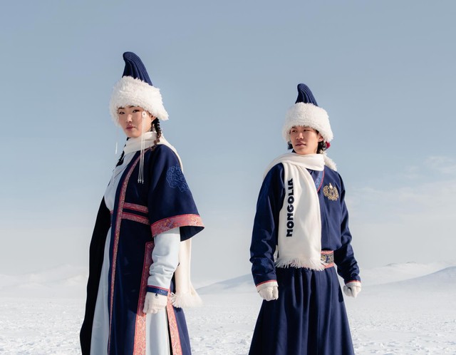 Thứ đáng ngắm nhất lúc này là đồng phục Olympic của Mông Cổ: Quá đẹp, quá nghệ!- Ảnh 1. Thứ đáng ngắm nhất lúc này là đồng phục Olympic của Mông Cổ: Quá đẹp, quá nghệ!- Ảnh 1.