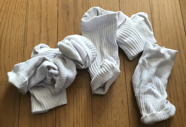 Giặt tất lộn tr&aacute;i hay lộn phải mới đ&uacute;ng?- Ảnh 2.