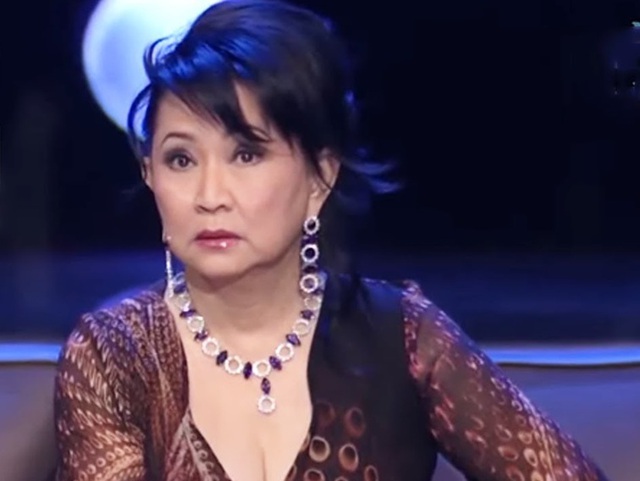 Nữ ca sĩ qua Mỹ định cư, chiều ra đồng ngồi kh&oacute;c: "Cho về Việt Nam l&agrave; t&ocirc;i về liền"- Ảnh 2.