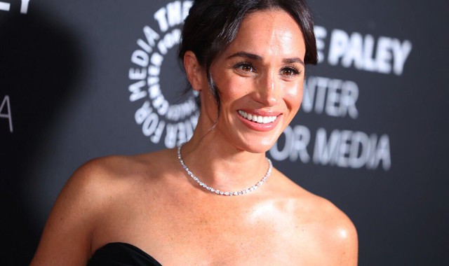 Sau 3 năm vắng b&oacute;ng, l&yacute; do thực sự khiến Meghan Markle gật đầu về qu&ecirc; chồng h&oacute;a ra kh&ocirc;ng phải v&igrave; l&agrave;m h&ograve;a- Ảnh 2.