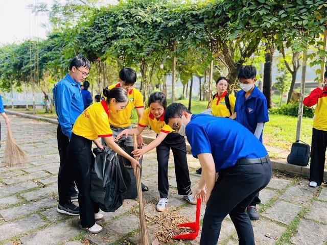 Lễ ra quân Chiến dịch Xuân tình nguyện lần thứ 18 – năm 2026: Mang xuân đến mọi nhà, lan tỏa tinh thần xung kích của tuổi trẻ thành phố- Ảnh 4. Lễ ra quân Chiến dịch Xuân tình nguyện lần thứ 18 – năm 2026: Mang xuân đến mọi nhà, lan tỏa tinh thần xung kích của tuổi trẻ thành phố- Ảnh 4.