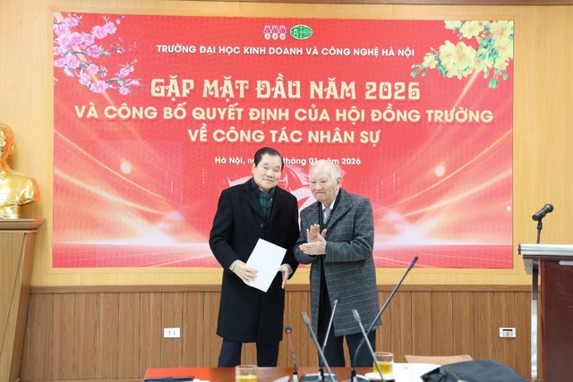 HUBT gặp mặt đầu năm 2026 và công bố quyết định
của Hội đồng trường về công tác nhân sự- Ảnh 1. HUBT gặp mặt đầu năm 2026 và công bố quyết định
của Hội đồng trường về công tác nhân sự- Ảnh 1.