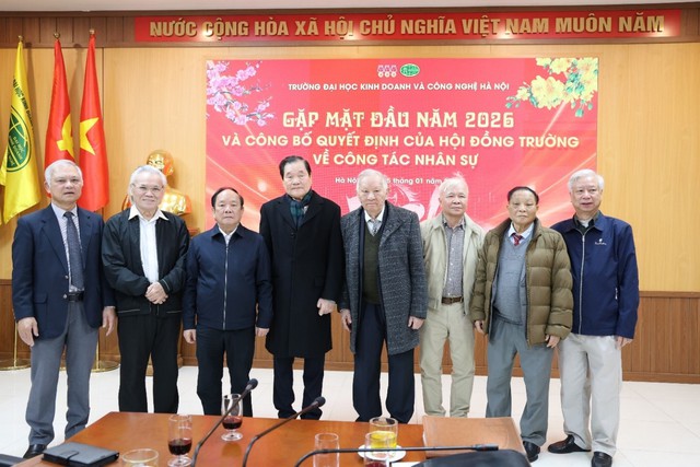 HUBT gặp mặt đầu năm 2026 và công bố quyết định
của Hội đồng trường về công tác nhân sự- Ảnh 2. HUBT gặp mặt đầu năm 2026 và công bố quyết định
của Hội đồng trường về công tác nhân sự- Ảnh 2.