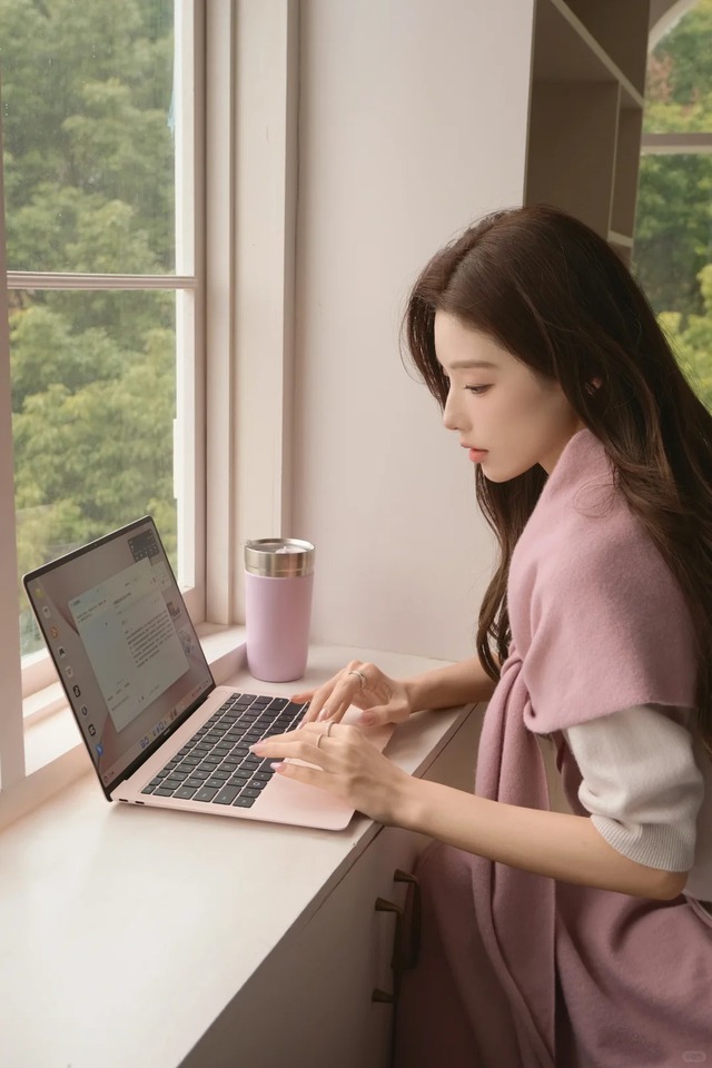 Chỉ cần chọn 1 khung giờ l&agrave;m việc y&ecirc;u th&iacute;ch, biết ngay năm 2026 sự nghiệp "nở hoa" hay "bế tắc" v&agrave; đ&acirc;u l&agrave; qu&yacute; nh&acirc;n của bạn- Ảnh 2.