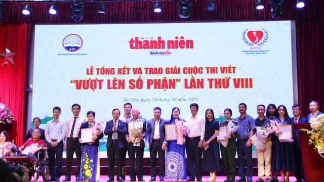 Chào năm mới 2026: Tạp chí Thanh niên cùng tuổi trẻ Việt Nam tự hào, vững tin theo Đảng
- Ảnh 10. Chào năm mới 2026: Tạp chí Thanh niên cùng tuổi trẻ Việt Nam tự hào, vững tin theo Đảng
- Ảnh 10.