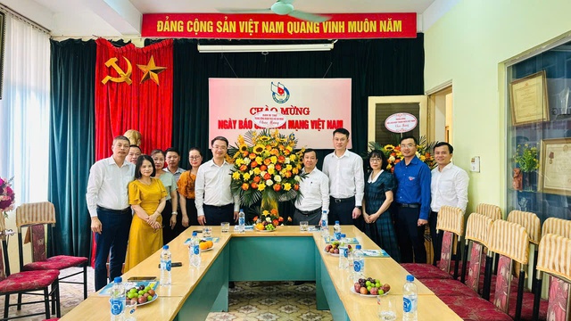 Chào năm mới 2026: Tạp chí Thanh niên cùng tuổi trẻ Việt Nam tự hào, vững tin theo Đảng
- Ảnh 4. Chào năm mới 2026: Tạp chí Thanh niên cùng tuổi trẻ Việt Nam tự hào, vững tin theo Đảng
- Ảnh 4.